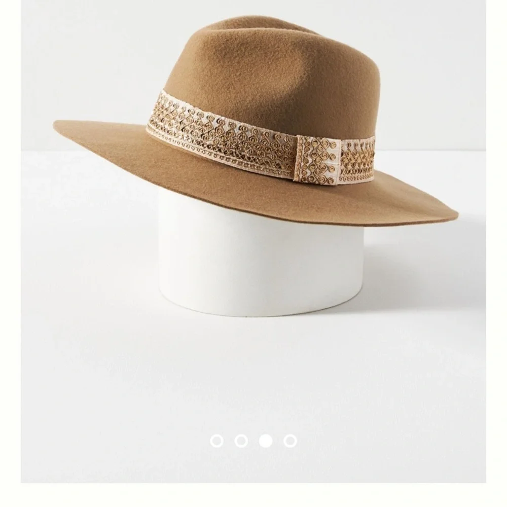Anthropologie Maradji hat NWT one size taupe gold trimmed